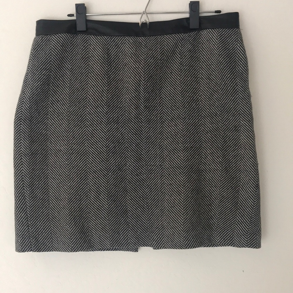 Herringbone skirt with faux leather waistband
